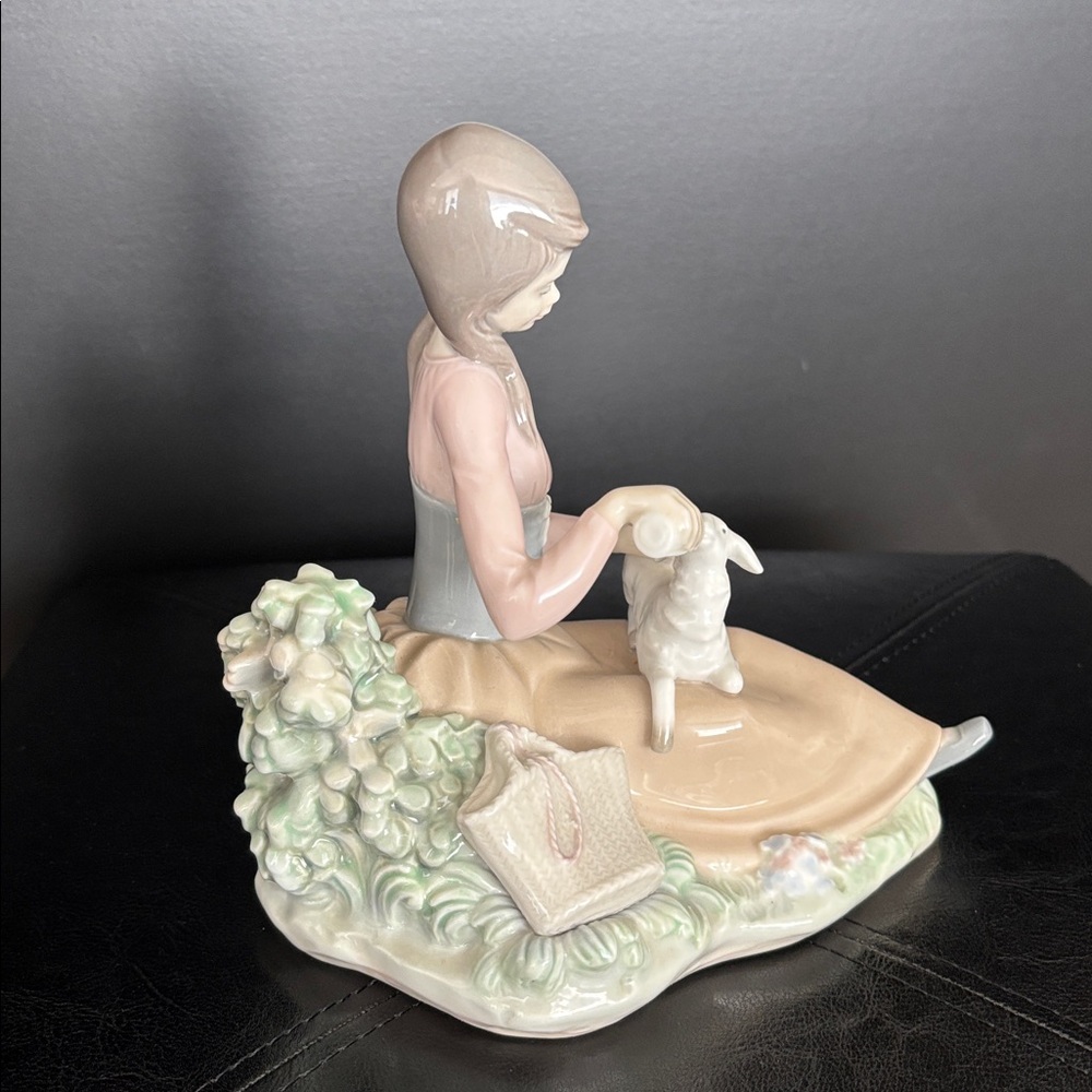 Authentic Lladro “Little Bo Peep” - Picture 3 of 6